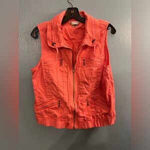 Christopher Banks sz MED pink vest